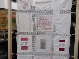 Ouvrage brodé présenté à l'exposition